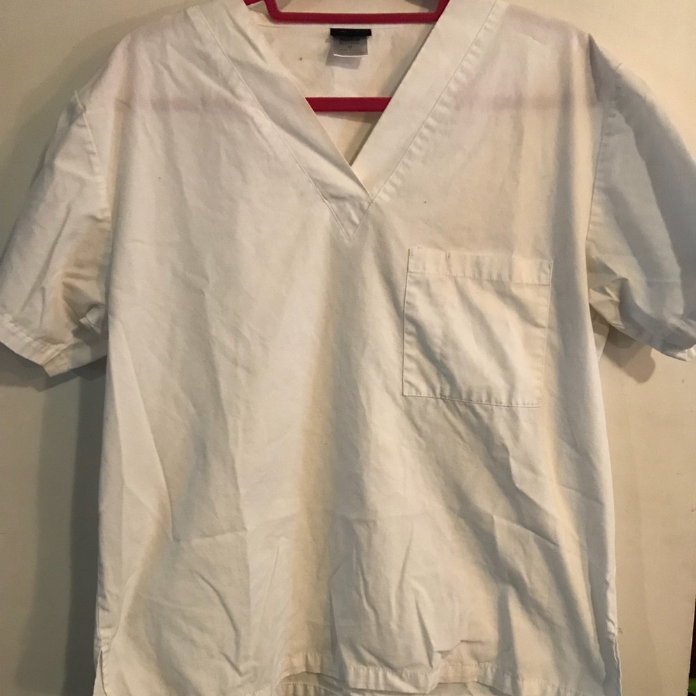 Men’s Scrub Top. Used-Good condition.